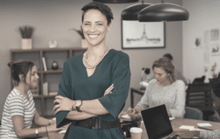 Guide: Starting out as a new Executive or Personal Assistant. woman in office